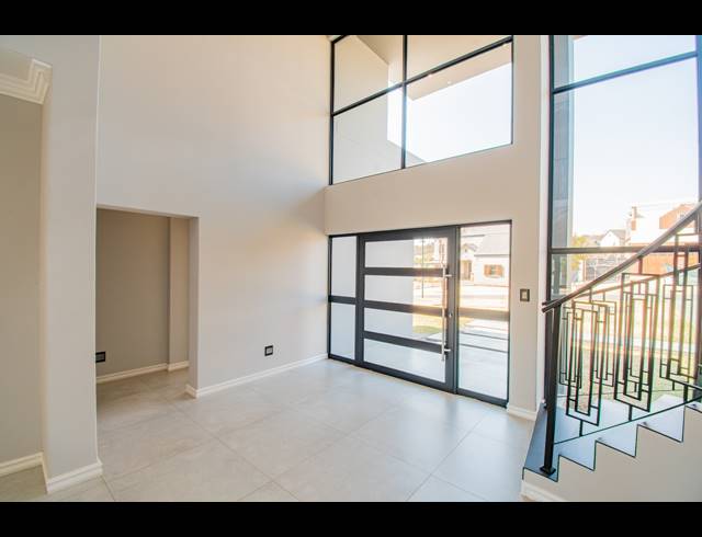 4 BEDROOM GATED ESTATE FOR SALE IN WATERLAKE FARM LIFESTYLE ESTATE